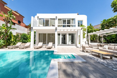 4 Bedroom Detached Villa in Nueva Andalucía - Image 1