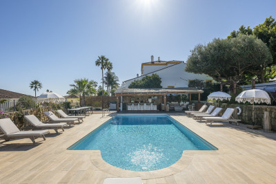 6 Bedroom Detached Villa in La Duquesa - Image 4