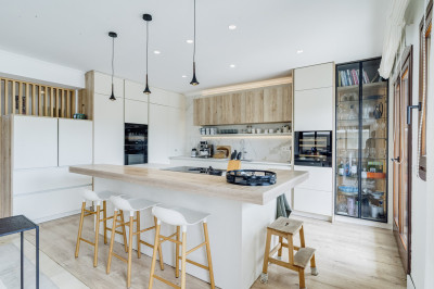 3 Bedroom Penthouse Duplex in The Golden Mile - Image 4