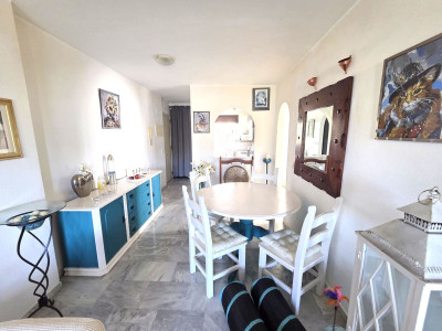 3 Bedroom Middle Floor Apartment in Miraflores - Image 4