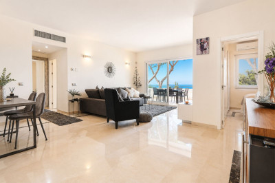 3 Bedroom Middle Floor Apartment in Cabopino - Image 1