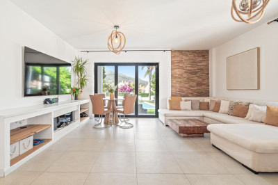 6 Bedroom Detached Villa in Marbella - Image 5