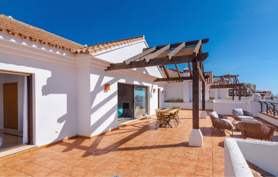3 Bedroom Penthouse in Casares Playa - Image 2