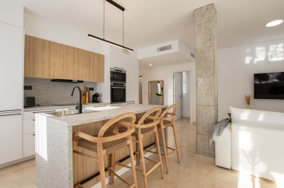 3 Bedroom Middle Floor Apartment in Riviera del Sol - Image 1