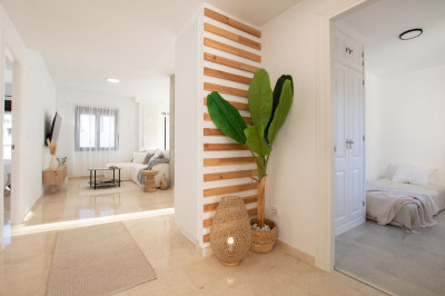 3 Bedroom Middle Floor Apartment in Riviera del Sol - Image 4