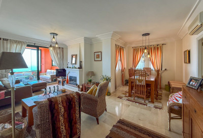 3 Bedroom Middle Floor Apartment in Calahonda - Image 5
