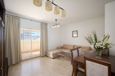 2 Bedroom Top Floor Apartment in Estepona - Image 2