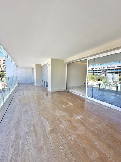 3 Bedroom Middle Floor Apartment in San Pedro de Alcántara - Image 2