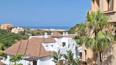 3 Bedroom Middle Floor Apartment in La Duquesa