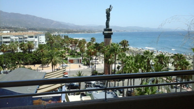 3 Bedroom Middle Floor Apartment in Puerto Banús - Image 1