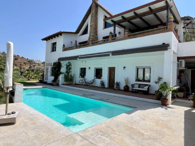 5 Bedroom Detached Villa in La Cala de Mijas - Image 1