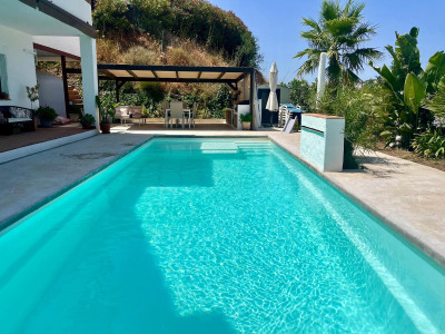 5 Bedroom Detached Villa in La Cala de Mijas - Image 2