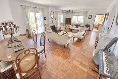 4 Bedroom Detached Villa in La Cala de Mijas - Image 5