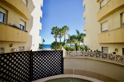 1 Bedroom Ground Floor Apartment in Estepona - Image 1
