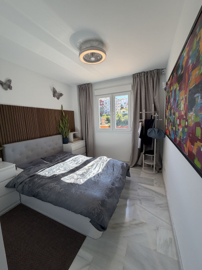 2 Bedroom Middle Floor Apartment in Riviera del Sol - Image 1