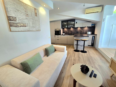 1 Bedroom Top Floor Apartment in The Golden Mile - Image 1
