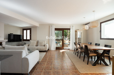 3 Bedroom Detached Villa in Estepona - Image 3