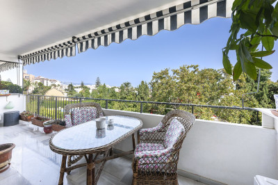1 Bedroom Middle Floor Apartment in Marbella - Image 4