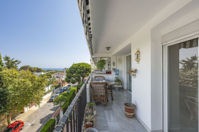 1 Bedroom Middle Floor Apartment in Marbella - Image 5