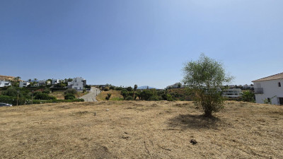 Residential Plot in Estepona - Image 3