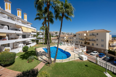 3 Bedroom Middle Floor Apartment in Riviera del Sol - Image 3