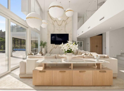 4 Bedroom Detached Villa in La Mairena - Image 1