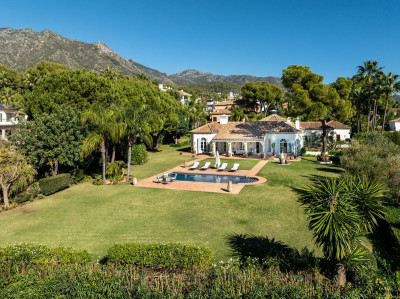 5 Bedroom Detached Villa in Marbella - Image 2