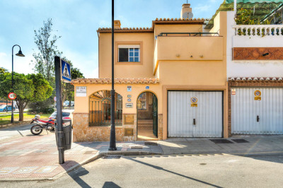 4 Bedroom Semi-Detached House in Mijas - Image 1