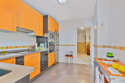 4 Bedroom Semi-Detached House in Mijas - Image 4