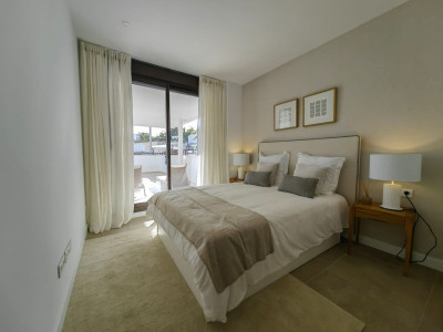 4 Bedroom Ground Floor Apartment in Estepona - Image 4