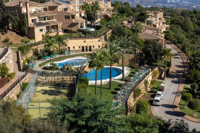 3 Bedroom Penthouse in La Mairena - Image 1
