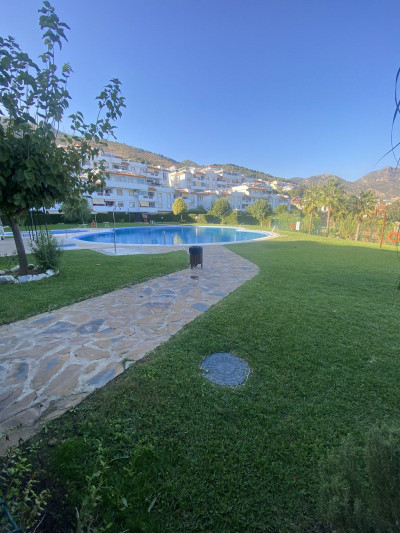 2 Bedroom Middle Floor Apartment in Benalmadena Pueblo - Image 3