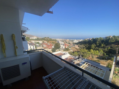2 Bedroom Middle Floor Apartment in Benalmadena Pueblo - Image 4