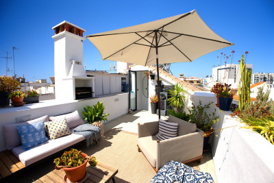 2 Bedroom Top Floor Apartment in Estepona - Image 2