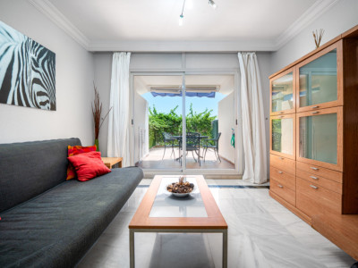 1 Bedroom Middle Floor Apartment in Marbella - Image 2