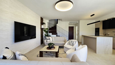 4 Bedroom Penthouse Duplex in Nueva Andalucía - Image 3