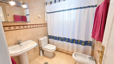 3 Bedroom Middle Floor Apartment in Estepona - Image 5