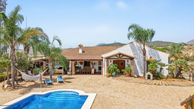 3 Bedroom Finca - Cortijo in Casares - Image 2