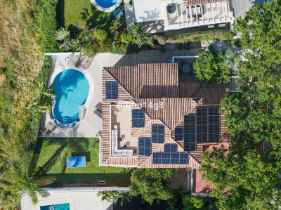 4 Bedroom Detached Villa in La Campana - Image 2