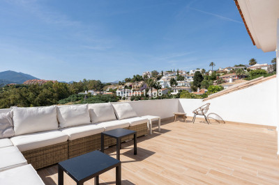 4 Bedroom Detached Villa in La Campana - Image 4