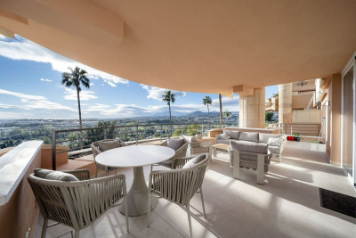 3 Bedroom Middle Floor Apartment in Nueva Andalucía