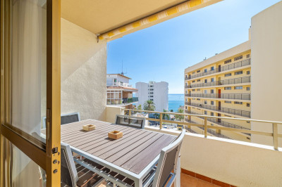 3 Bedroom Middle Floor Apartment in Benalmadena - Image 2