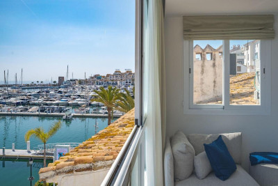 2 Bedroom Top Floor Apartment in Puerto Banús - Image 2