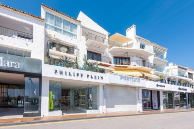2 Bedroom Top Floor Apartment in Puerto Banús - Image 5