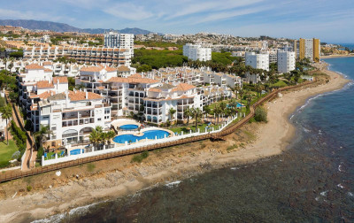 2 Bedroom Middle Floor Apartment in Calahonda