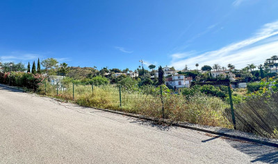 Residential Plot in El Paraiso - Image 4