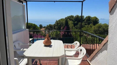 4 Bedroom Townhouse in Estepona - Image 2