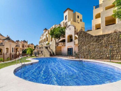 3 Bedroom Semi-Detached House in Estepona - Image 2