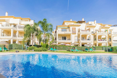 2 Bedroom Middle Floor Apartment in Riviera del Sol - Image 1