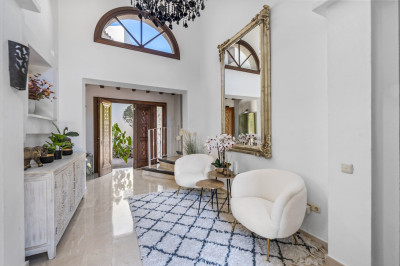4 Bedroom Detached Villa in Estepona - Image 5